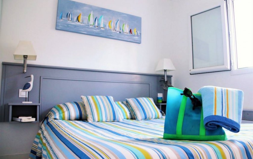 Location de vacances - Maison - Villa à Sainte-Marie-de-Ré - Chambre : tout est prêt pour partir à la plage!