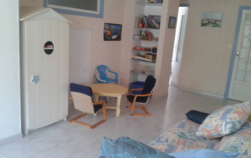 Location de vacances - Maison - Villa à Dolus-d'Oléron - salle de jeux et accès aux chambres