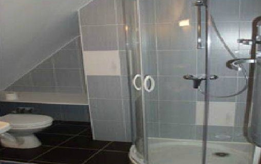 Location de vacances - Gîte à Saint-Pierre-de-Nogaret - Salle d'eau privative à la chambre "Monts d'Aubrac"