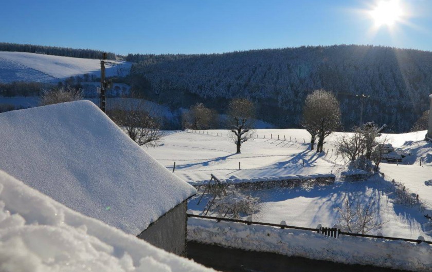 Location de vacances - Gîte à Saint-Pierre-de-Nogaret - Vue depuis le gîte par un beau matin d'hiver...