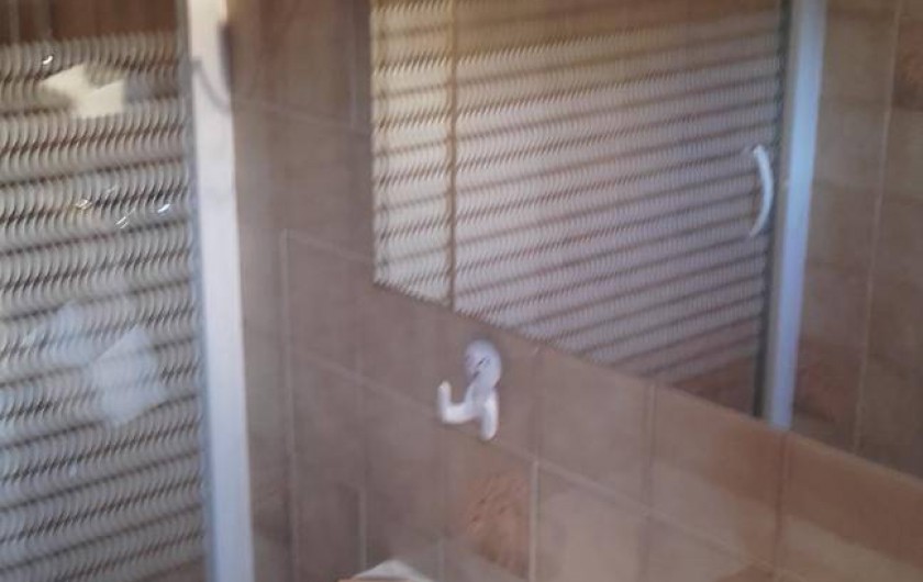 Location de vacances - Appartement à Le Grand-Bornand - salle de douche - vasque simple