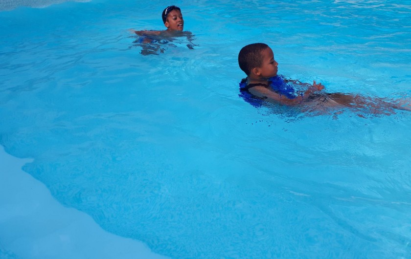 Location de vacances - Chambre d'hôtes à Habas - Piscine, l'accès des enfants est sous la surveillance permanente des parents.