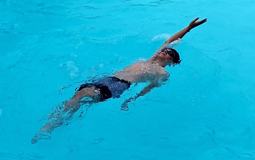 Location de vacances - Chambre d'hôtes à Habas - Quelques longueurs le matin à huit heures pour les ados sportifs.
