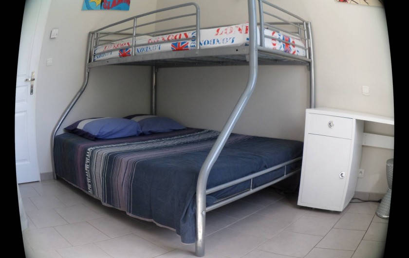 Location de vacances - Villa à Saint-Dézéry - chambre 1 ,1lit 140 plus1 lit en 90