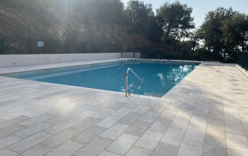 Location de vacances - Mas à La Croix-Valmer - Piscine commune