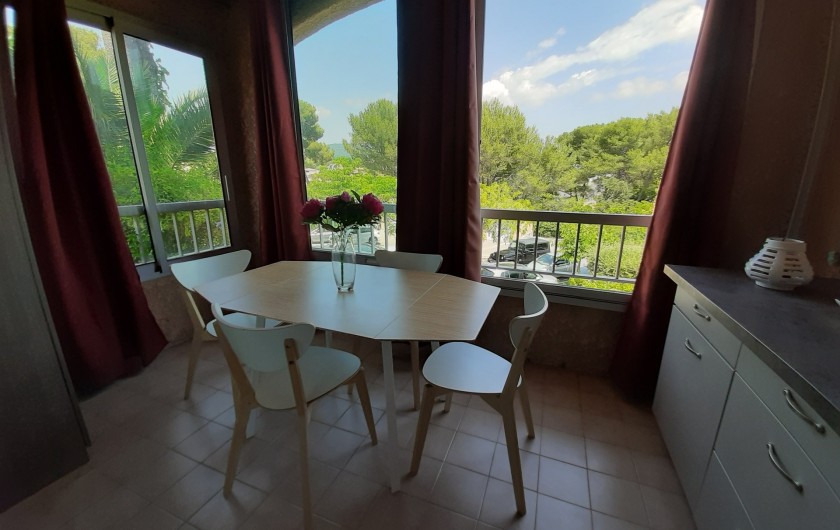 Location de vacances - Studio à Sanary-sur-Mer - Coin repas