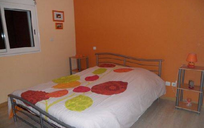 Location de vacances - Villa à Trois Bassins - Chambre 2, côté jardin, plus grande, plus fraiche,  pour BB et lit  appoint..
