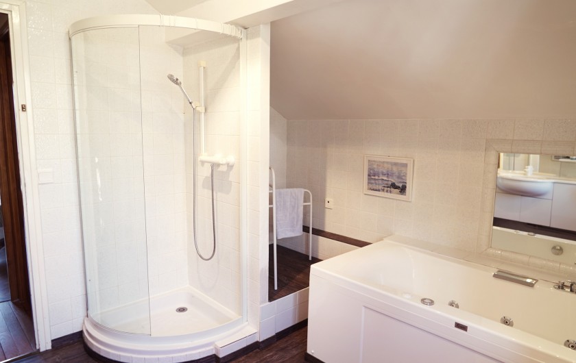 Location de vacances - Chalet à Les Deux Alpes - salle de bain