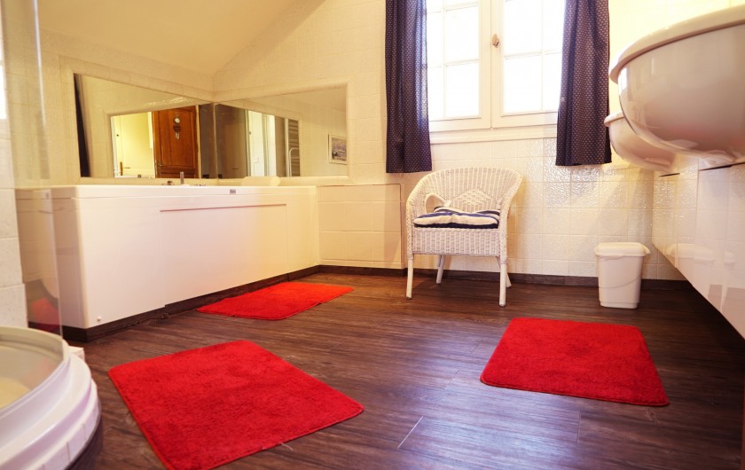 Location de vacances - Chalet à Les Deux Alpes - baignoire remous