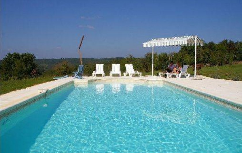 Location de vacances - Gîte à Saint-Amand-de-Coly - la piscine
