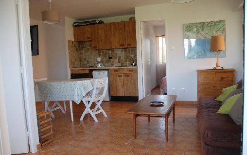 Location de vacances - Appartement à La Londe-les-Maures - séjour cuisine