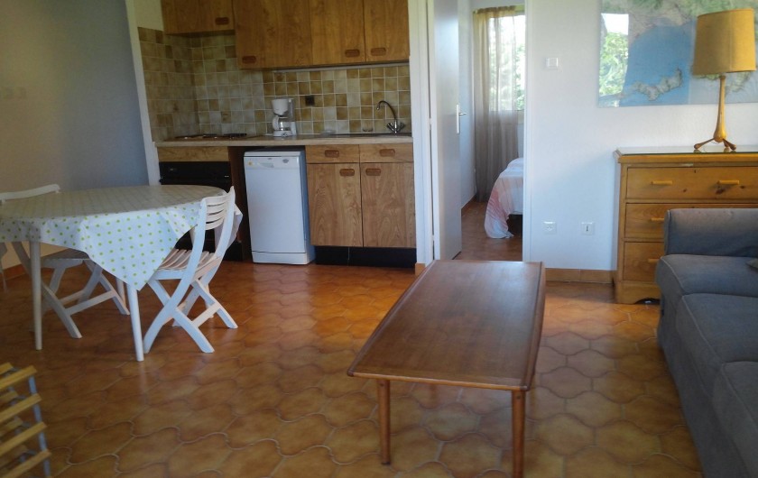 Location de vacances - Appartement à La Londe-les-Maures - Salon,cuisine ameri cqine