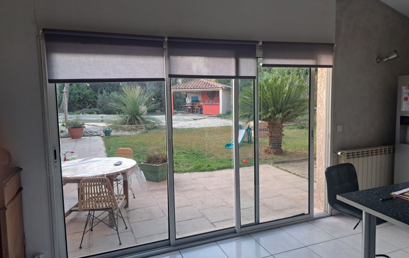 Location de vacances - Villa à Lavérune - large baie ouverte sur l'extérieur