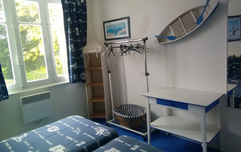 Location de vacances - Villa à Quiberon - Grande chambre , face lit.