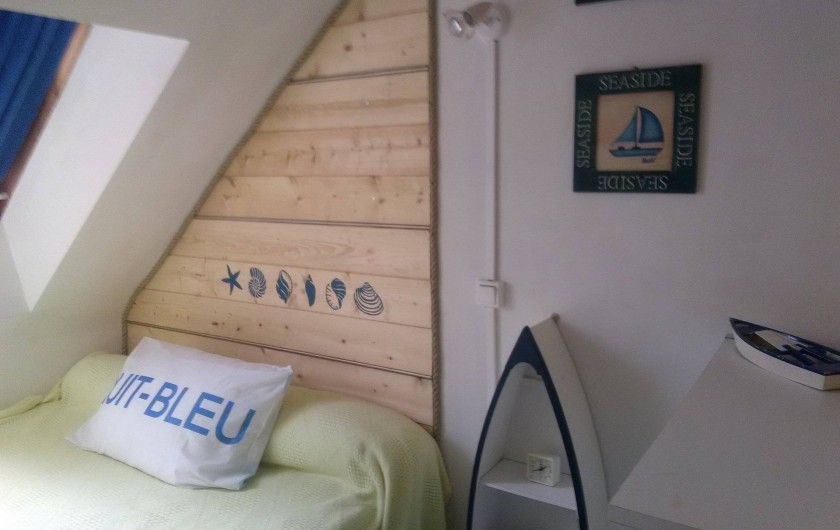 Location de vacances - Villa à Quiberon - 1er étage : petite chambre, côté jardin,  (1 lit double)
