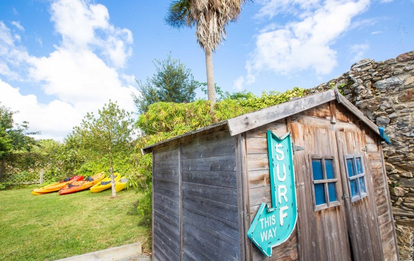 Location de vacances - Gîte à Saint-Malo - les chariots les gilets pour les kayaks sont toujours prêts
