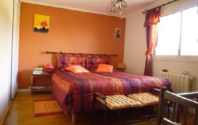 Location de vacances - Villa à Caluire-et-Cuire - une chambre lit 160 à l'étage