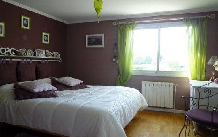 Location de vacances - Villa à Caluire-et-Cuire - une chambre lit 160 à l'étage