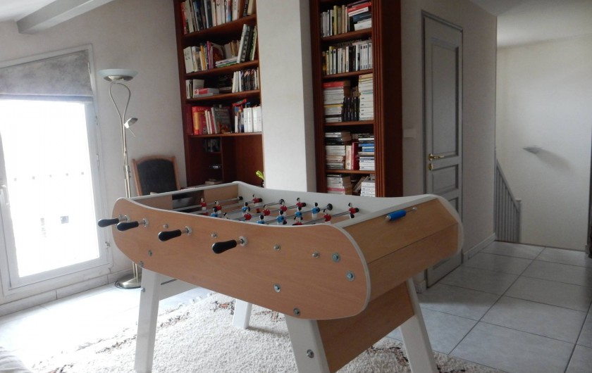 Location de vacances - Villa à Caluire-et-Cuire - le baby foot dans la mezzanine