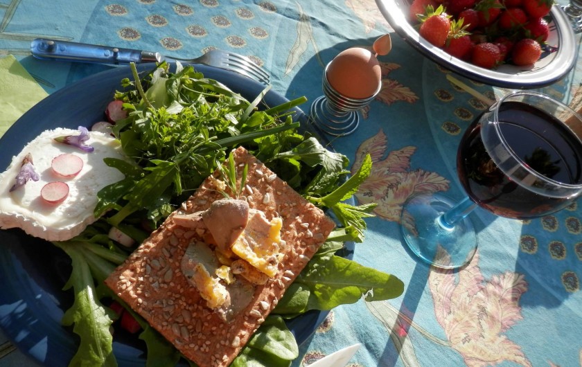 Location de vacances - Chambre d'hôtes à Faycelles - savourer un délicieux casse-croûte...