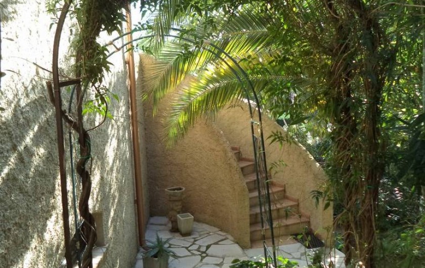 Location de vacances - Villa à Mandelieu-la-Napoule - un des escaliers extérieurs