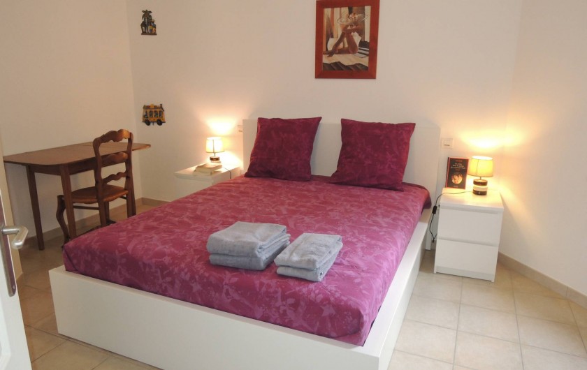 Location de vacances - Appartement à Villeneuve-lès-Avignon - La  Chambre climatisée. Lit et literie neufs (début janvier 2017)