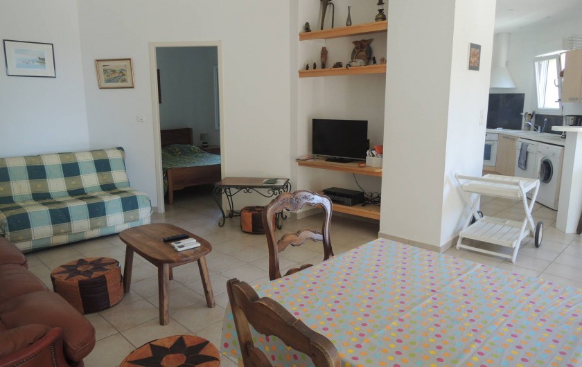 Location de vacances - Appartement à Villeneuve-lès-Avignon - Le BZ (à carreaux) (très bon couchage ) de 140 X190 La TV