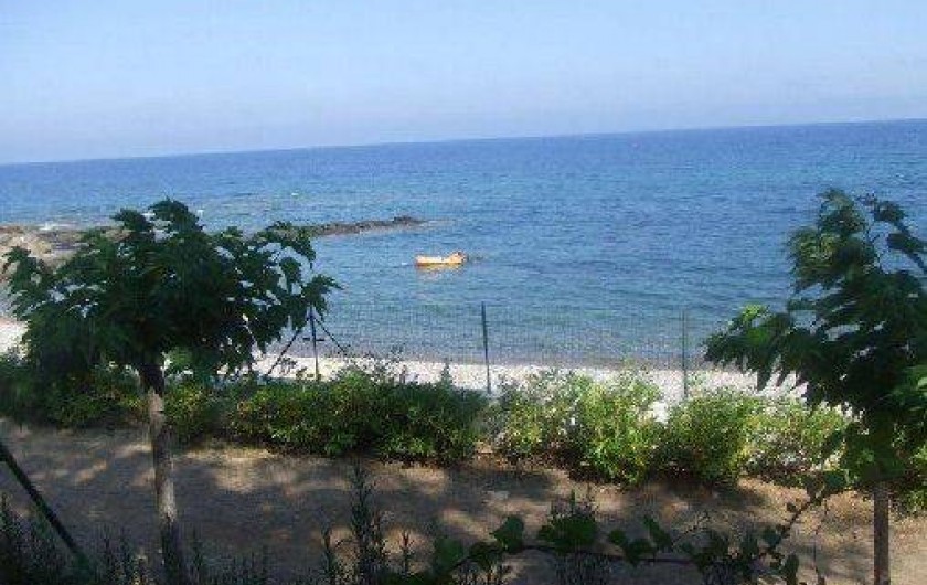 Location de vacances - Villa à Sainte-Lucie de Porto-Vecchio - petite plage à 100 mètre
