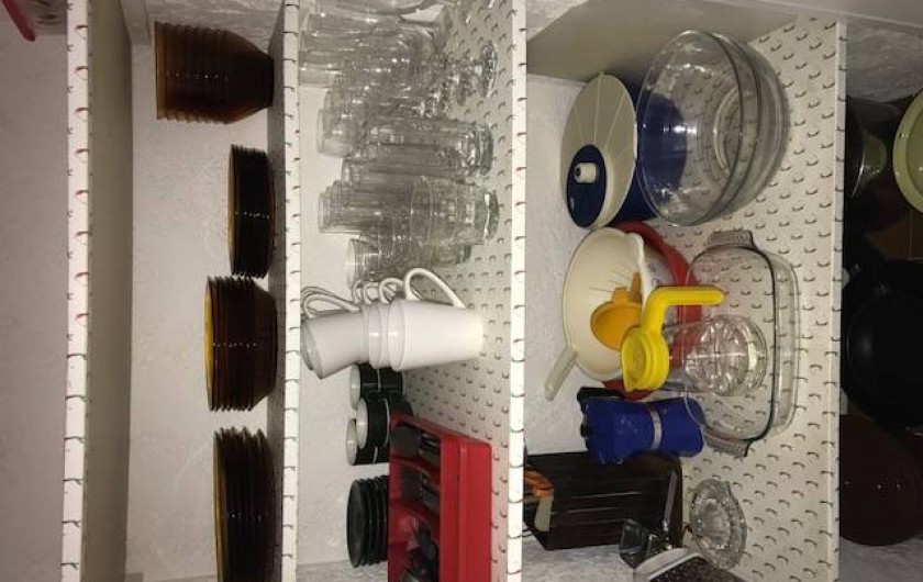 Location de vacances - Villa à Sainte-Lucie de Porto-Vecchio - Placard vaisselle