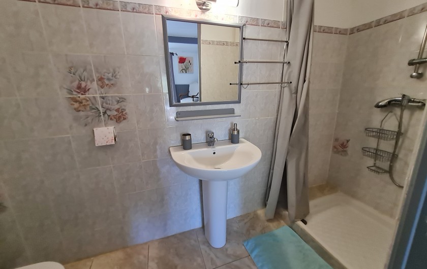 Location de vacances - Villa à Céreste - N°1)   SALLE DE DOUCHE CHAMBRE N°1)