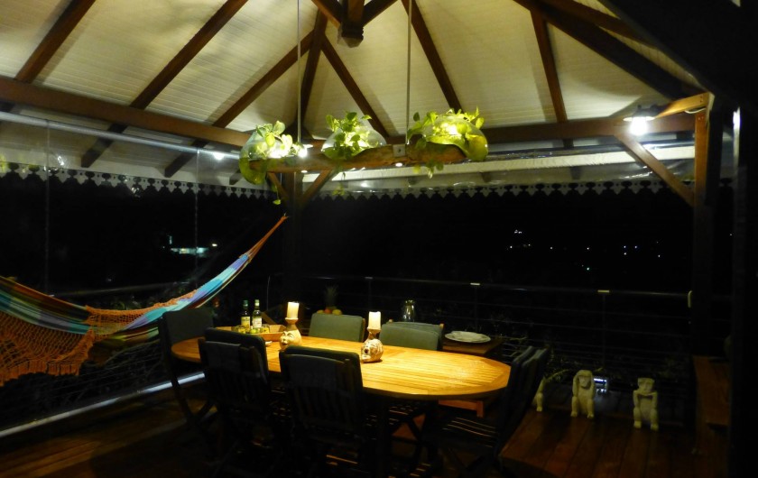 Location de vacances - Gîte à Le François - Carbet espace repas et cuisine avec vue sur mer wifi