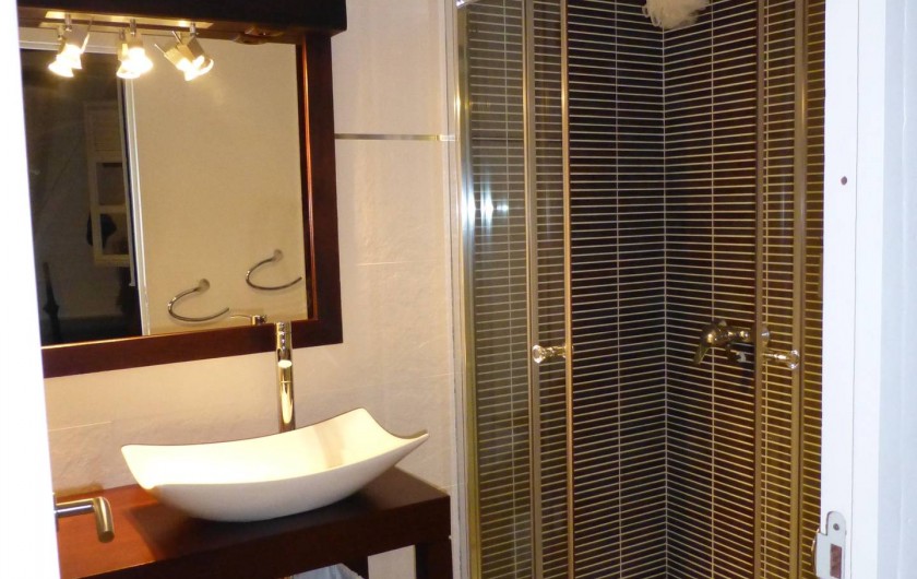 Location de vacances - Gîte à Le François - Salle d'eau Mini frigidaire