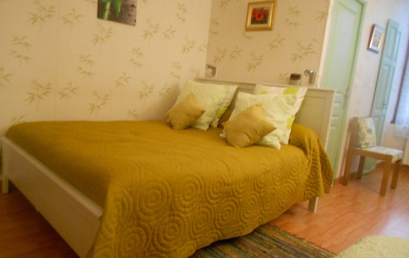 Location de vacances - Villa à Saint-Nicolas-des-Motets - chambre pour 3 personnes  avec douche et toilette