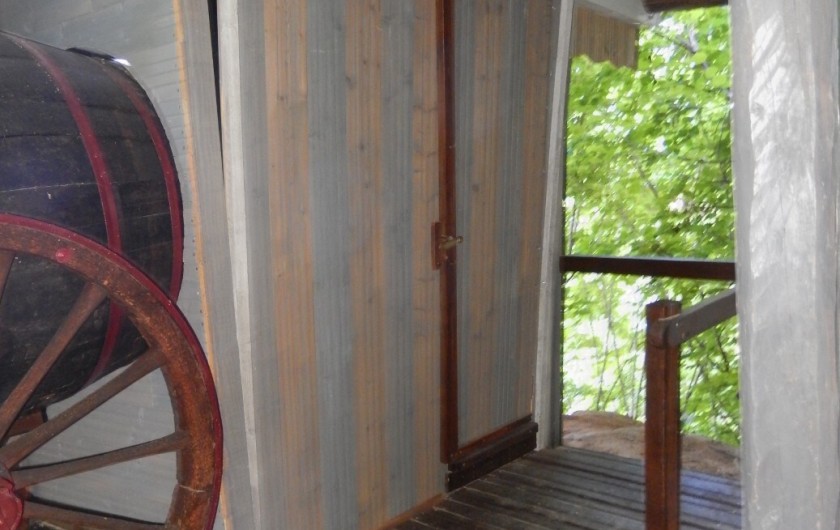 Location de vacances - Villa à Paladru - Première étape : comprendre le mécanisme de la porte!