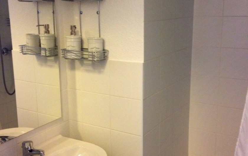 Location de vacances - Appartement à La Norma - Salle de bain 1 (douche et lavabo)
