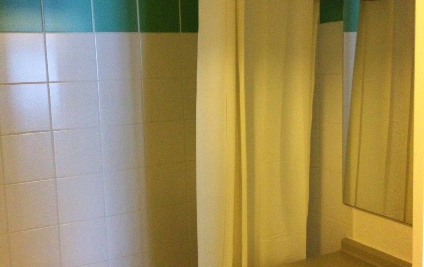 Location de vacances - Appartement à La Norma - Salle de bain 2 (baignoire et lavabo)