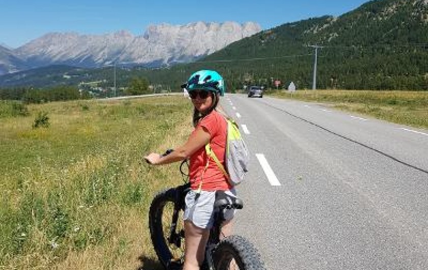 Location de vacances - Appartement à La Joue du Loup - balade vélo dans le Dévoluy