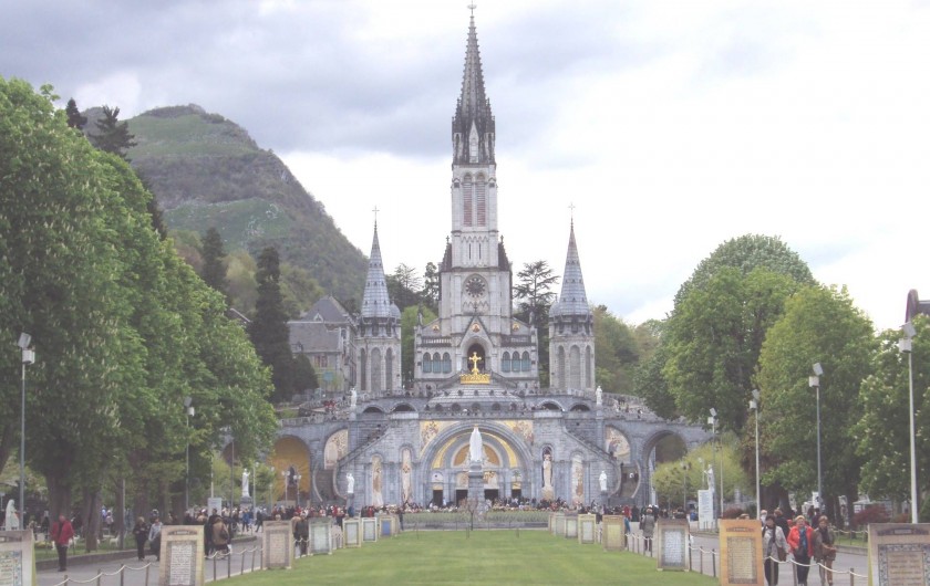 Location de vacances - Gîte à Esquièze-Sère - BASILIQUE  GROTTE DE LOURDES