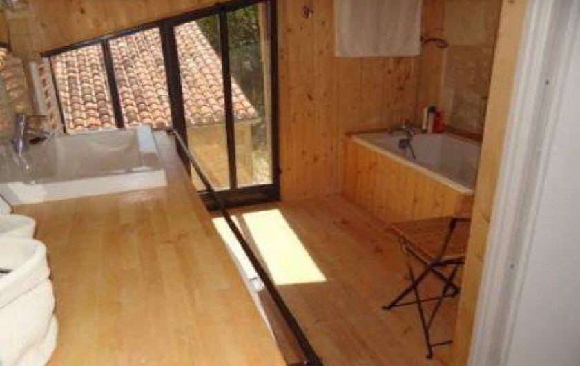 Location de vacances - Gîte à Festalemps - salle de bain