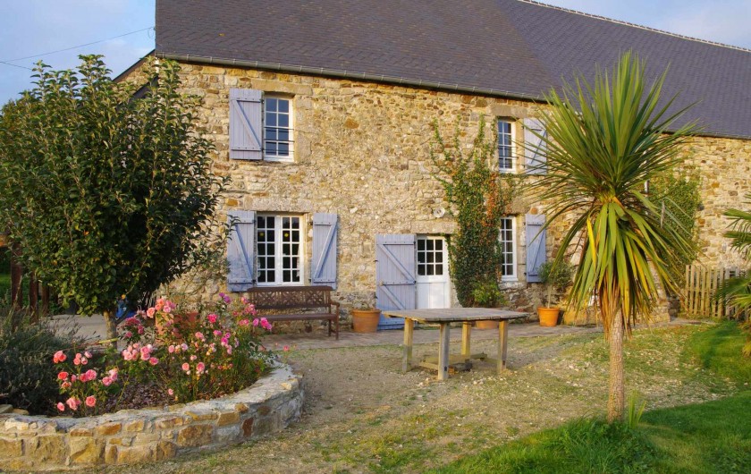 Location de vacances - Gîte à Surtainville - Terrasse exposée plein sud  n'oubliez pas la crème de protection