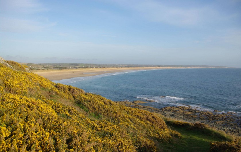 Location de vacances - Gîte à Surtainville - La grande plage de sable à 4Km