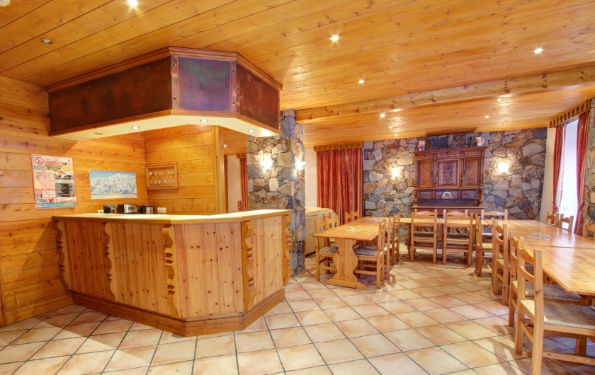 Location de vacances - Chalet à Méribel - cheminée