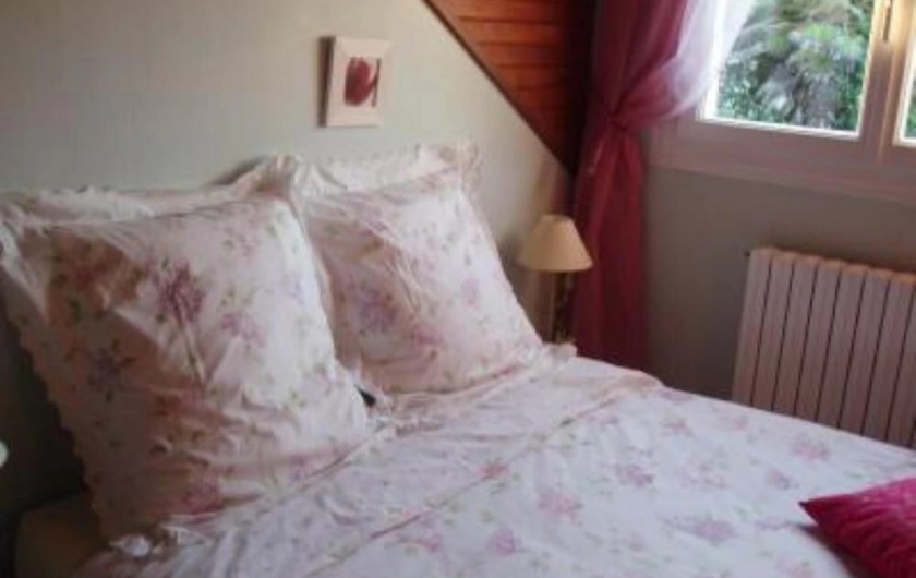 Location de vacances - Maison - Villa à Sauzon - chambre vue jardin