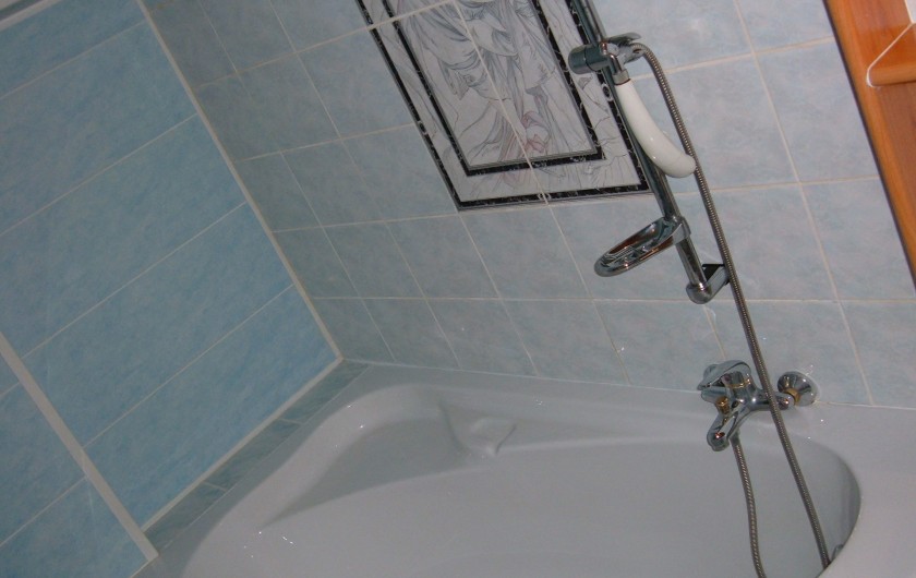 Location de vacances - Chambre d'hôtes à Sainte-Marie-aux-Mines - ATTENTION , la SDB est COMMUNE aux 3 suites, mais fait l'objet d'une...