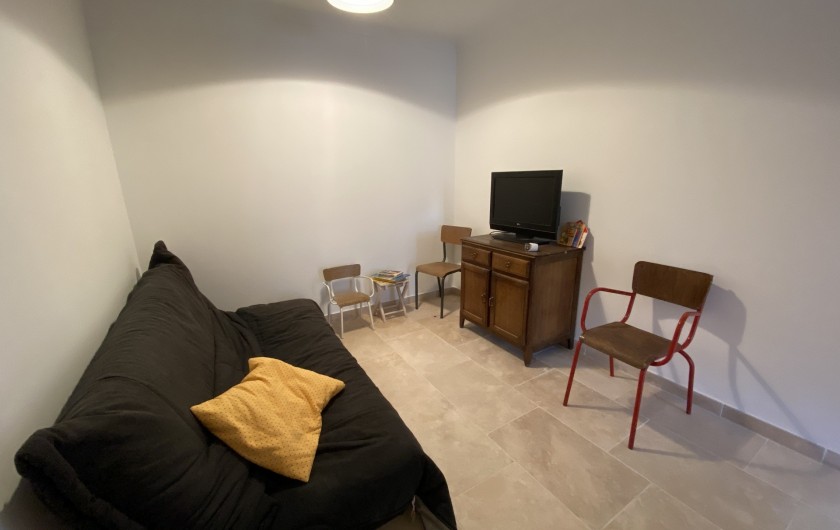Location de vacances - Villa à Collias - 1 étage pièce télé
