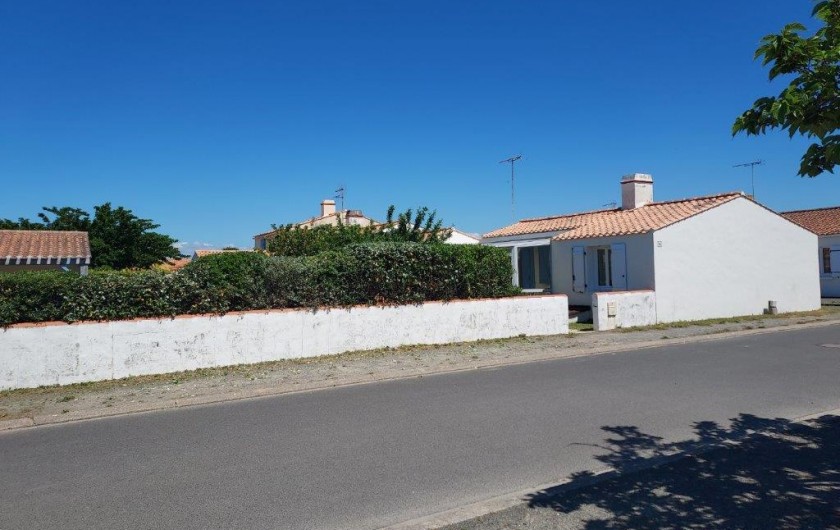 Location de vacances - Maison - Villa à Barbâtre - Coté Rue depuis la grande place