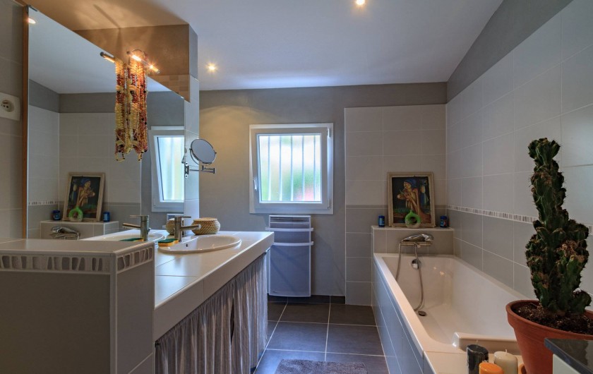 Location de vacances - Villa à Hourtin Plage - Salle de bain