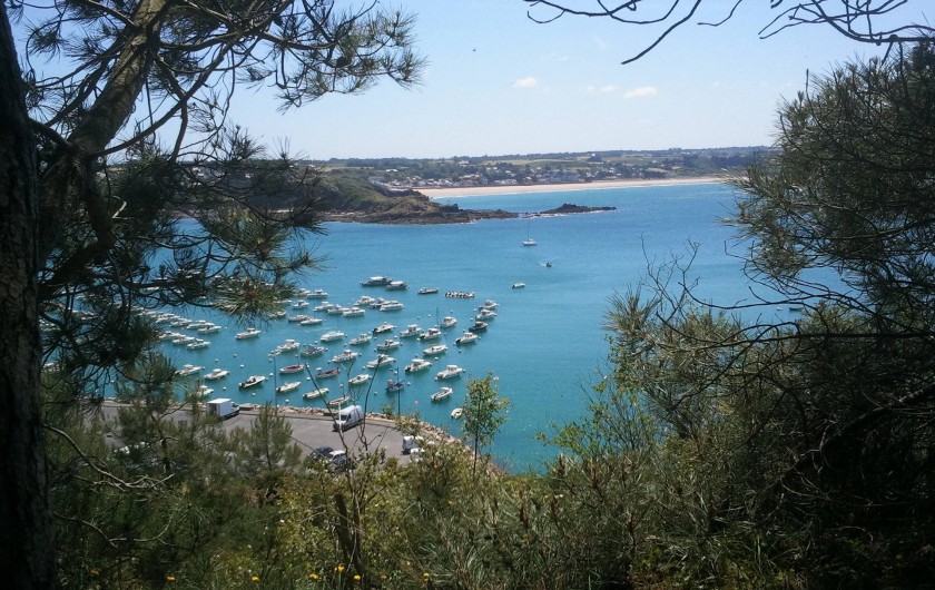 Location de vacances - Bungalow - Mobilhome à Plurien - port d'Erquy, vue du chemin piéton