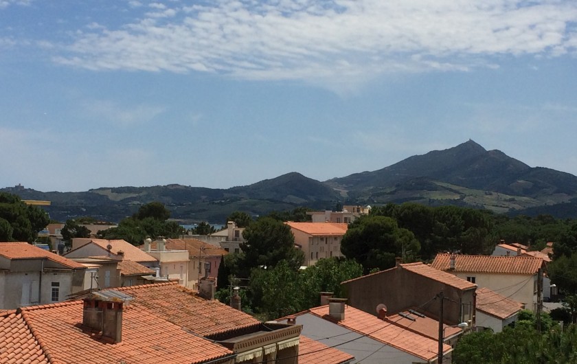 Location de vacances - Appartement à Argelès-sur-Mer - vue sur les ALBERES