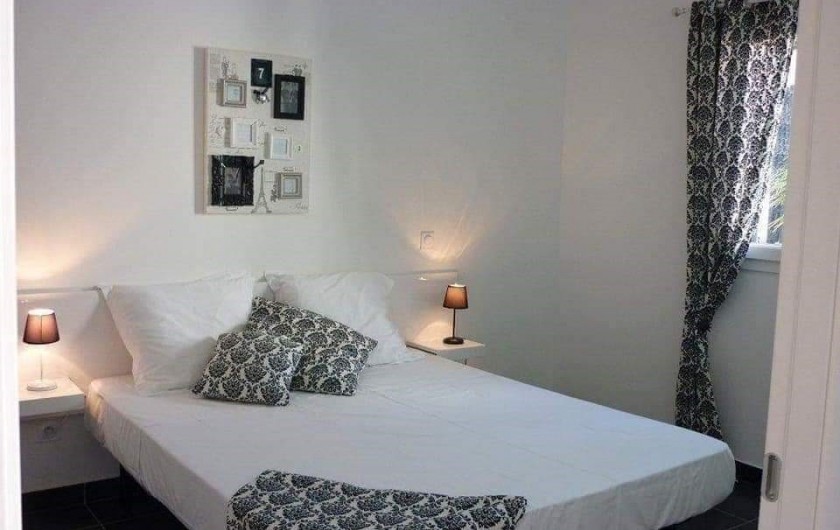 Location de vacances - Appartement à Santa-Lucia-di-Moriani - Chambre parentale